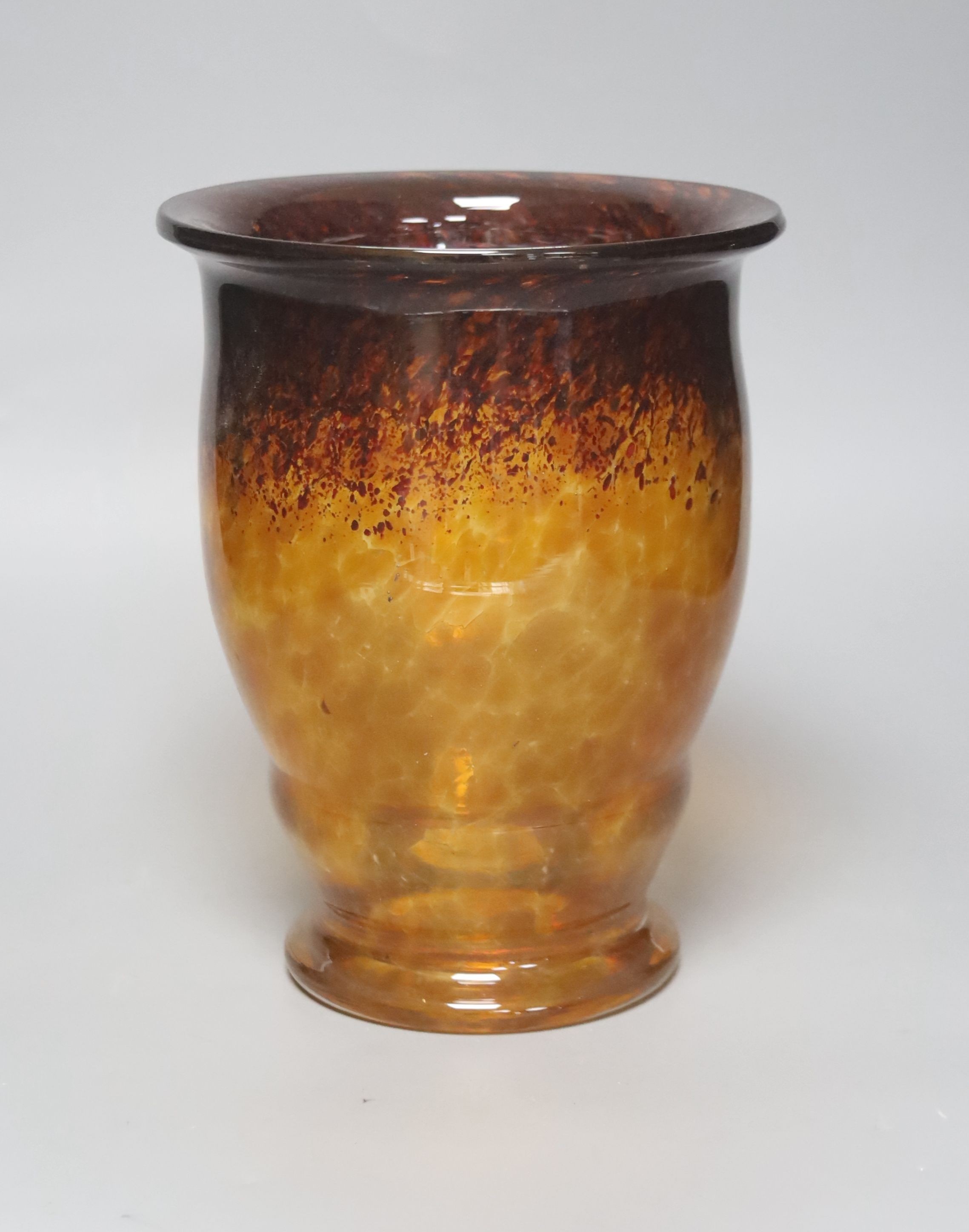 A Monart mottled amber glass vase, 20cm